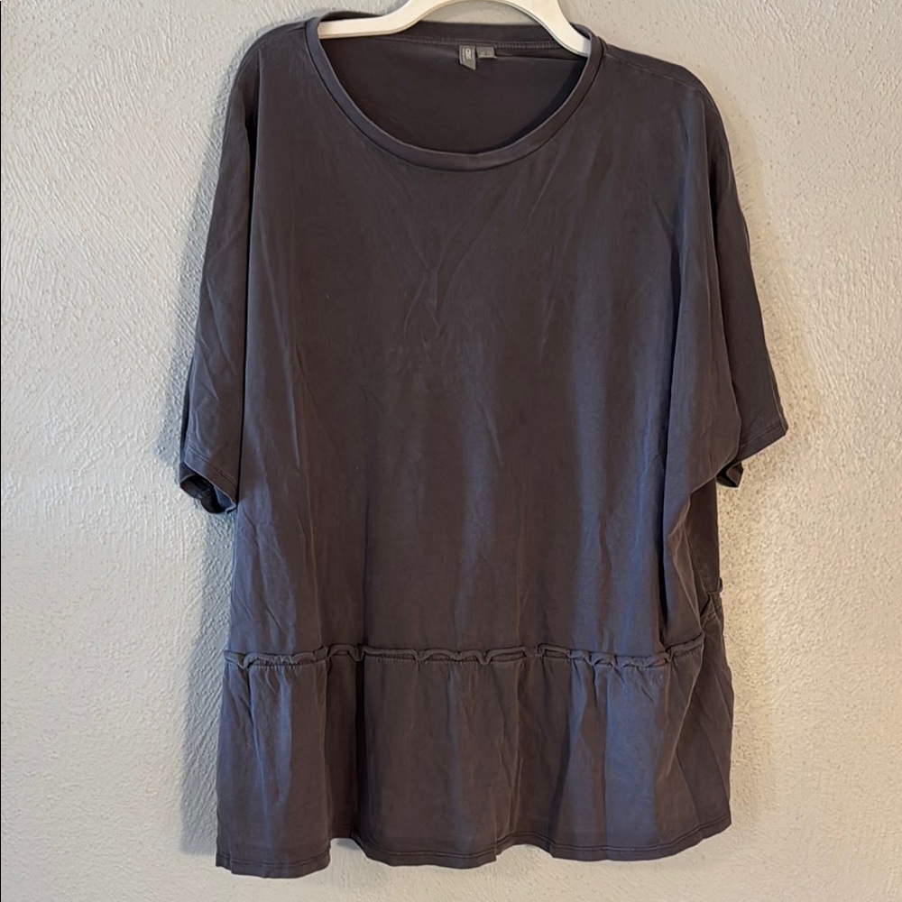 Women's Charcoal Top